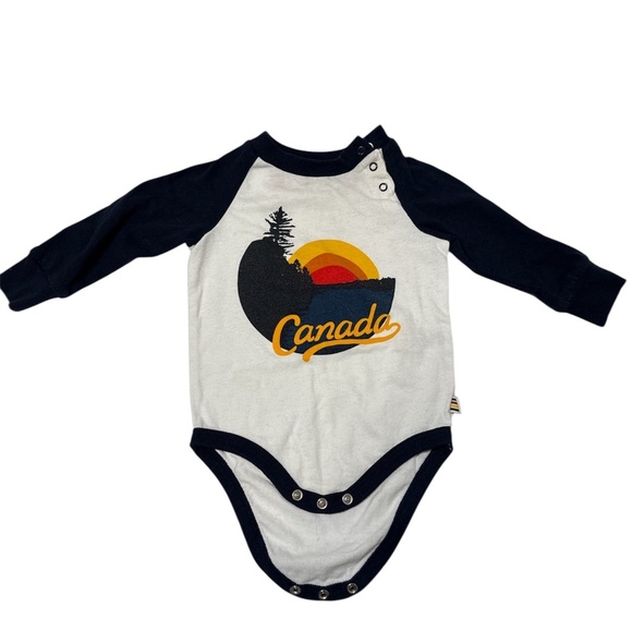 Hudson’s Bay  Bodysuit + Miles The Label Baby Jeans (0-6mos) [💥BUNDLE 2 items] - Picture 2 of 6